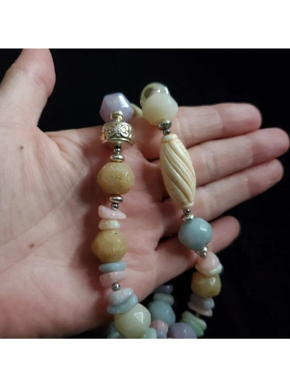 Vintage Beaded Necklace Pastel Cream Silver Tone Acrylic 23